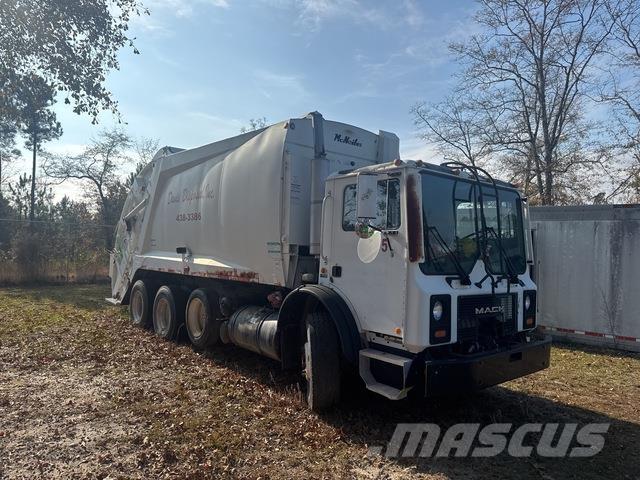 Mack MR688S Prügiautod