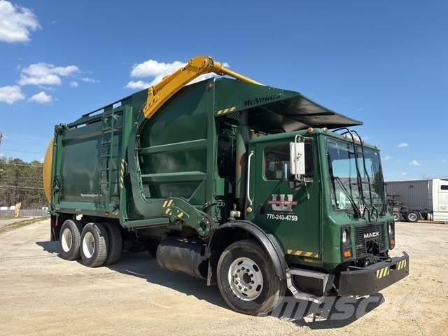 Mack MR690S Prügiautod