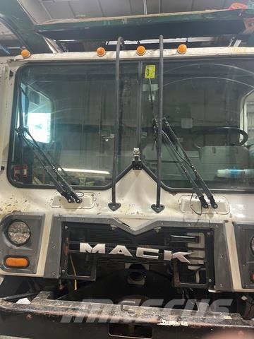 Mack MRU613 Prügiautod