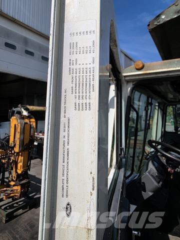 Mack MRU613 Prügiautod