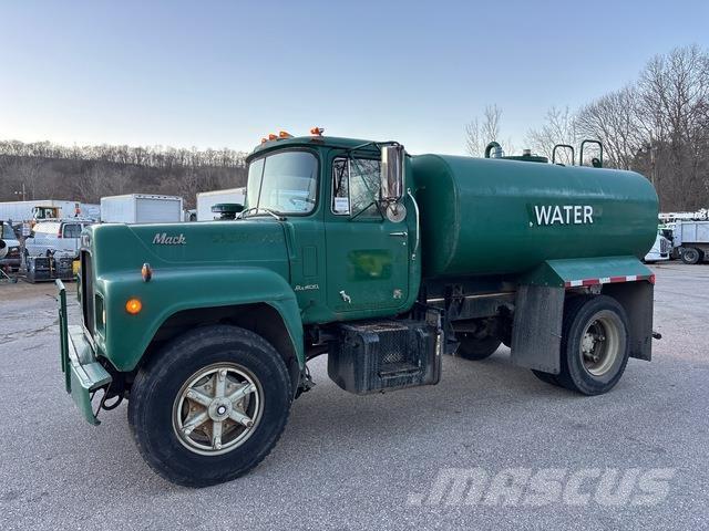 Mack R400 Veepaagiga autod
