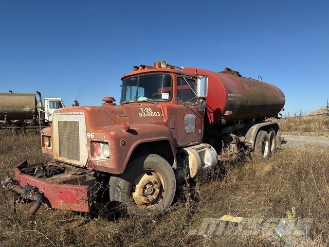 Mack R688ST Veepaagiga autod