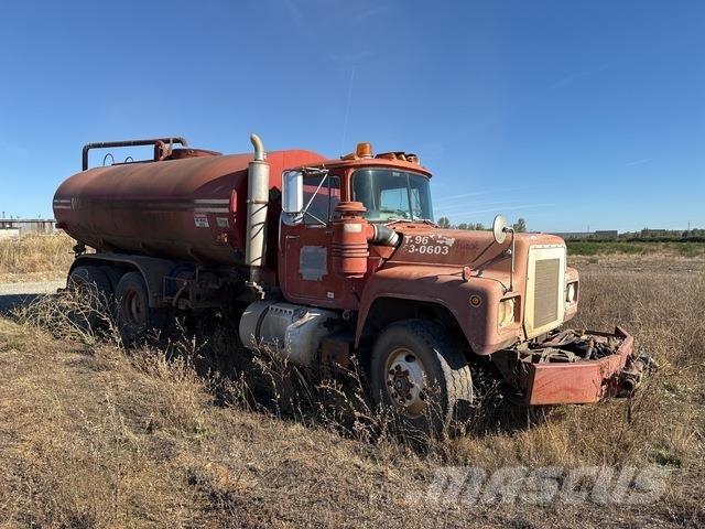 Mack R688ST Veepaagiga autod