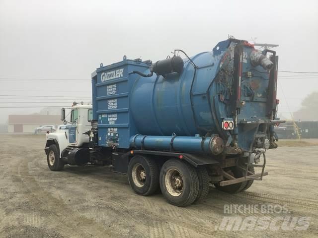 Mack RB690S Vaakumautod