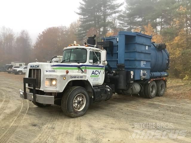 Mack RB690S Vaakumautod