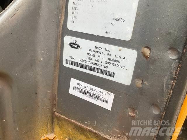 Mack RD600 Lumesahad