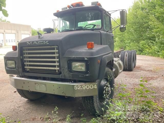 Mack RD688S Kabiinid