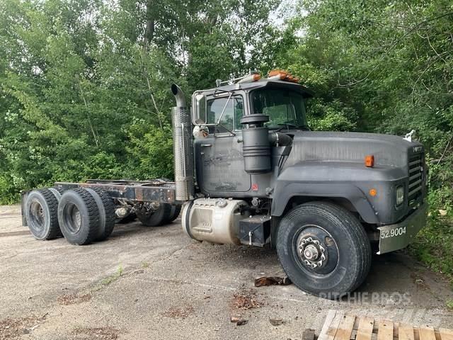 Mack RD688S Kabiinid
