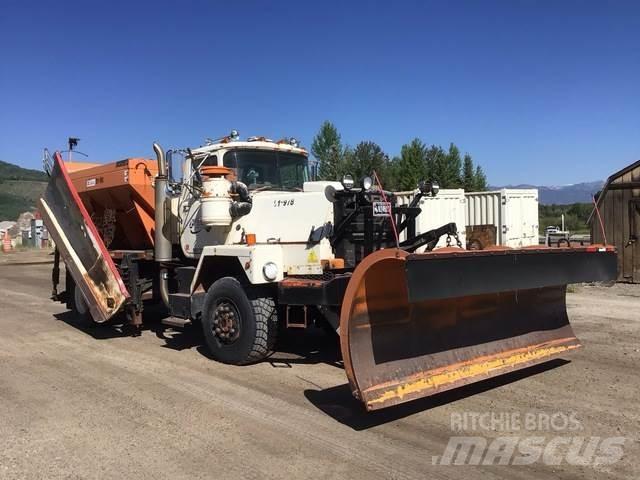 Mack RM6 Lumesahad