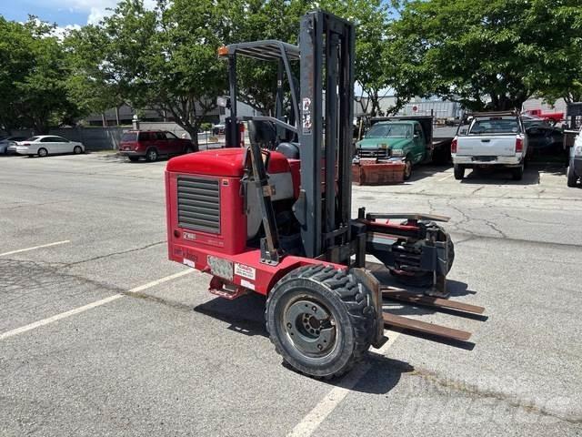 Moffett M55.4 Veoautol transporditav kahveltõstuk
