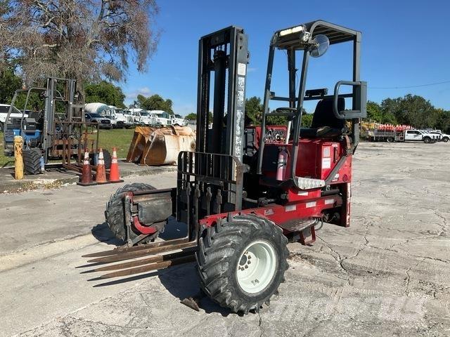 Moffett M5500 Veoautol transporditav kahveltõstuk