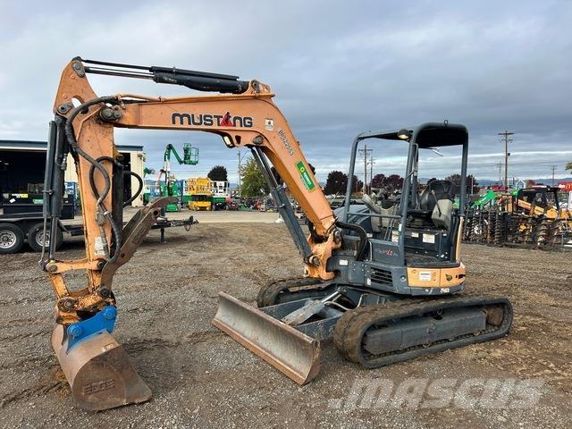 Mustang 450Z Roomikekskavaatorid