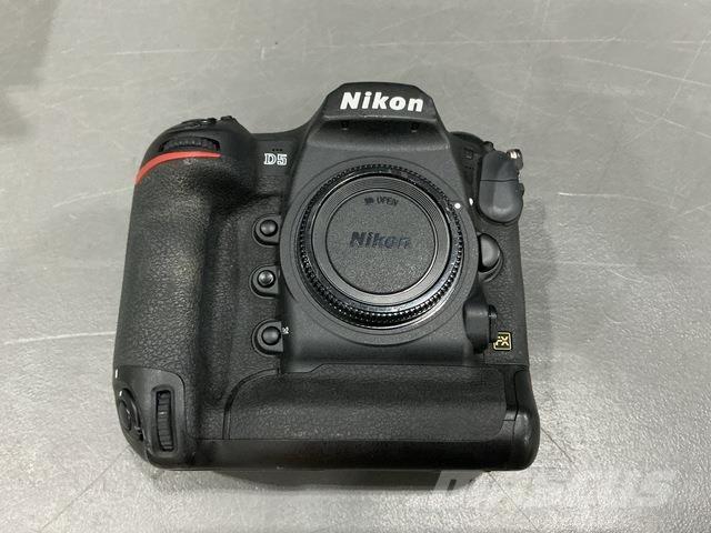  Nikon D5-a Muu