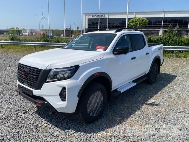 Nissan Navara Muu