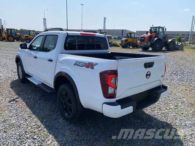 Nissan Navara Muu