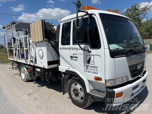 Nissan UD2300 Munitsipaalsõidukid