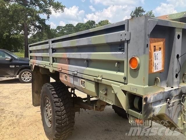 Oshkosh M1082 Muu
