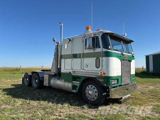 Peterbilt 362 Kabiinid