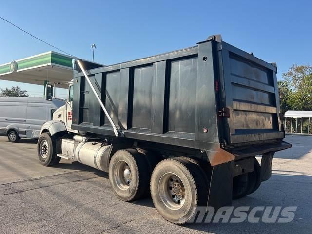 Peterbilt 384 Kallurid