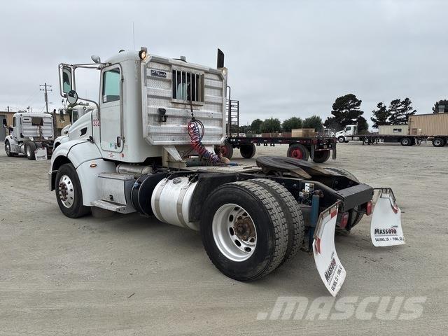 Peterbilt 384 Sadulveokid