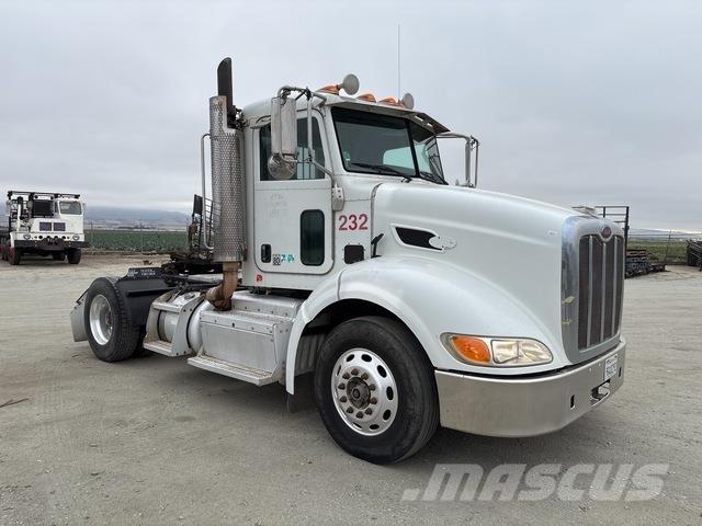 Peterbilt 384 Sadulveokid