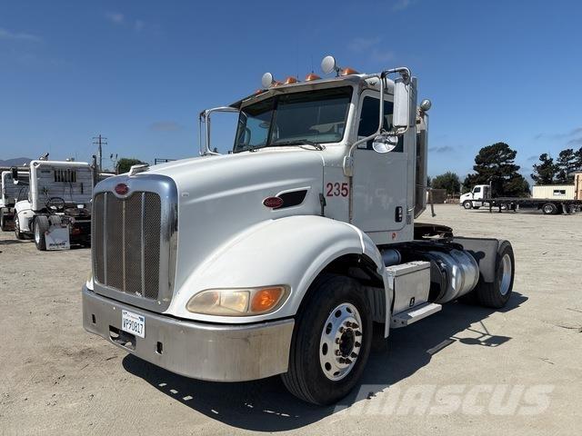 Peterbilt 384 Sadulveokid