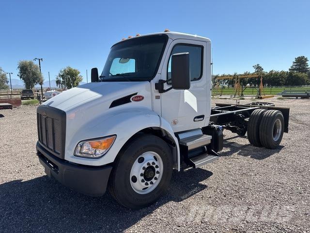 Peterbilt 537 Kabiinid