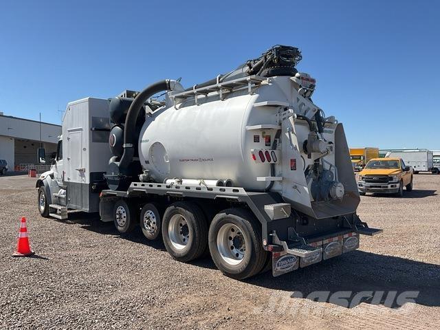 Peterbilt 548 Roomikekskavaatorid