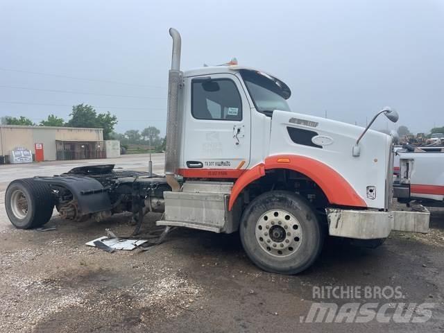 Peterbilt 567 Sadulveokid