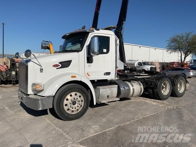 Peterbilt 567 Sadulveokid