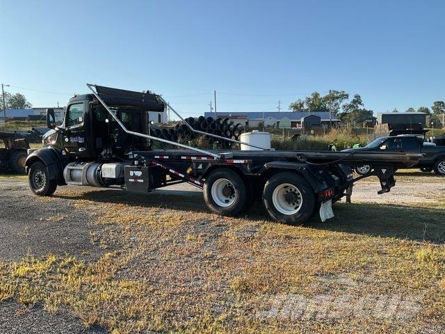 Peterbilt 567 Vahetuskastiga tõstukautod