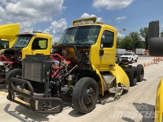 Peterbilt 579 Sadulveokid
