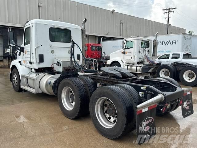 Peterbilt 579 Sadulveokid