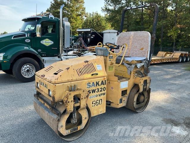 Sakai SW320 Tandemrullid