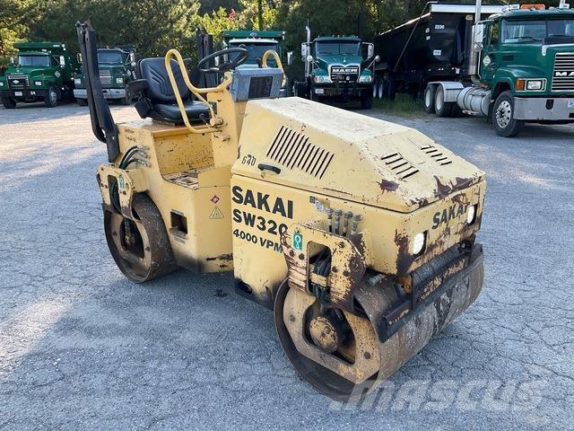 Sakai SW320 Tandemrullid