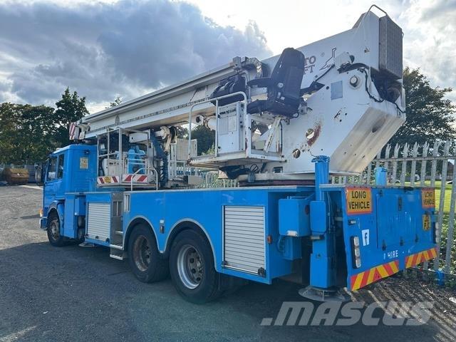 Scania P113ML Auto korvtõstukid