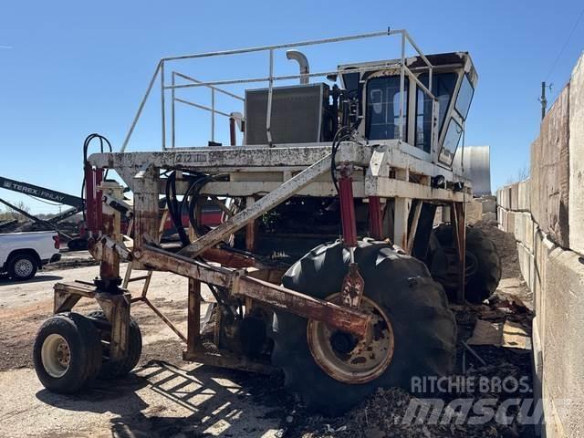 Scarab 14 HYD Kompostisegajad