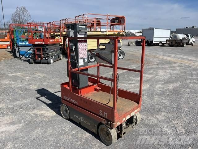 SkyJack SJ12 Vertikaalsed mast tõstukid