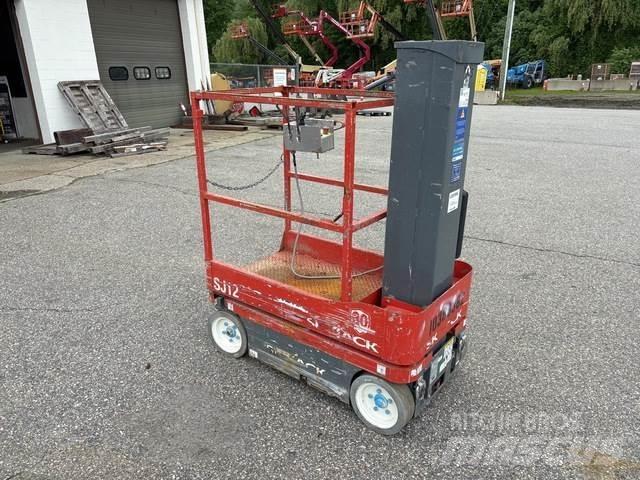 SkyJack SJ12 Vertikaalsed mast tõstukid