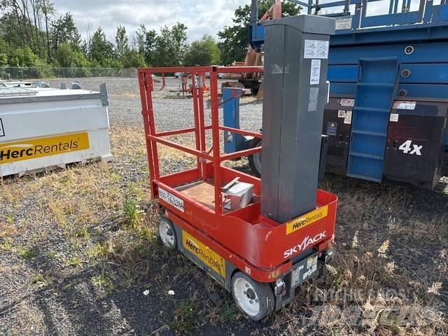 SkyJack SJ12 Vertikaalsed mast tõstukid