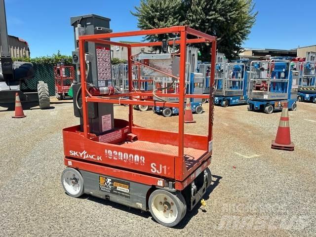 SkyJack SJ12 Vertikaalsed mast tõstukid