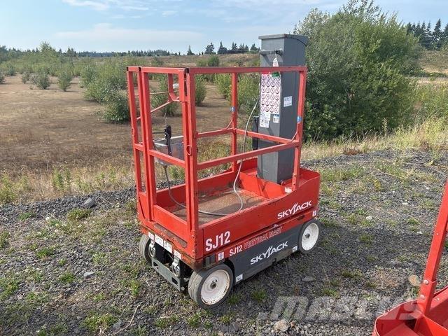SkyJack SJ12 Vertikaalsed mast tõstukid