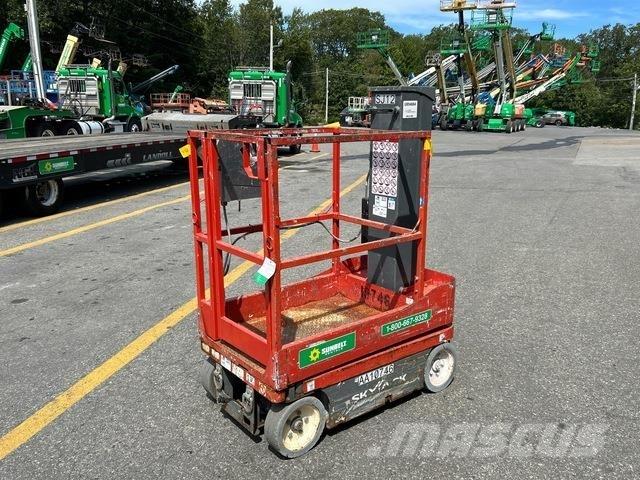 SkyJack SJ12 Vertikaalsed mast tõstukid