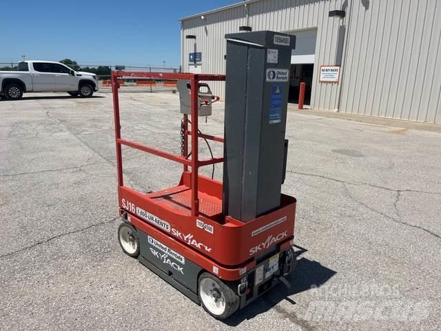 SkyJack SJ16 Vertikaalsed mast tõstukid