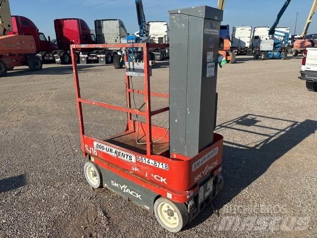 SkyJack SJ16 Vertikaalsed mast tõstukid