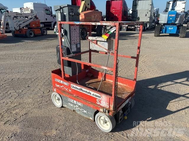 SkyJack SJ16 Vertikaalsed mast tõstukid