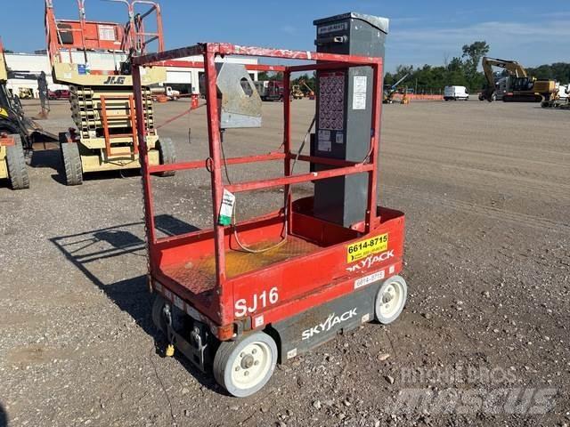 SkyJack SJ16 Vertikaalsed mast tõstukid