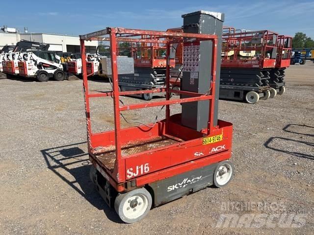 SkyJack SJ16 Vertikaalsed mast tõstukid