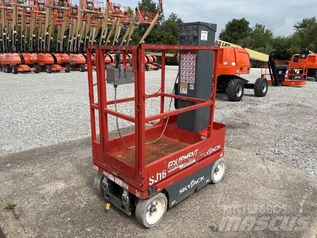 SkyJack SJ16 Vertikaalsed mast tõstukid