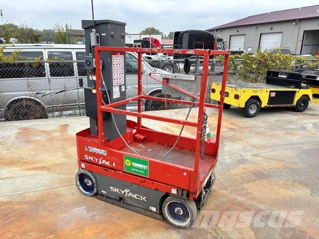 SkyJack SJ16 Vertikaalsed mast tõstukid